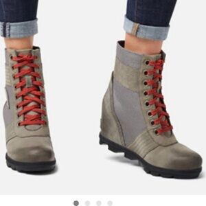 Sorel Lexie Wedge Waterproof Boots - Like New & will Last Forever